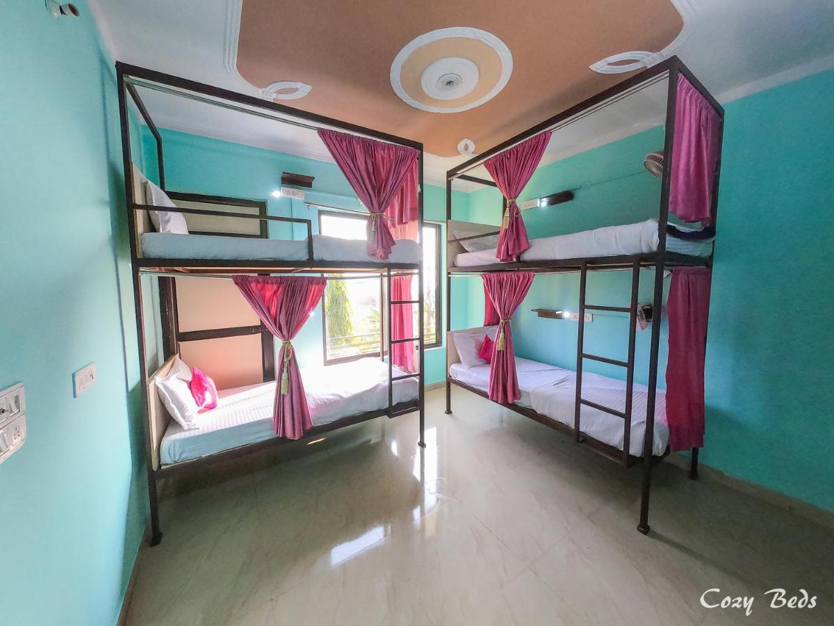 Hostel Cozy Beds Rishikesh Ngoại thất bức ảnh