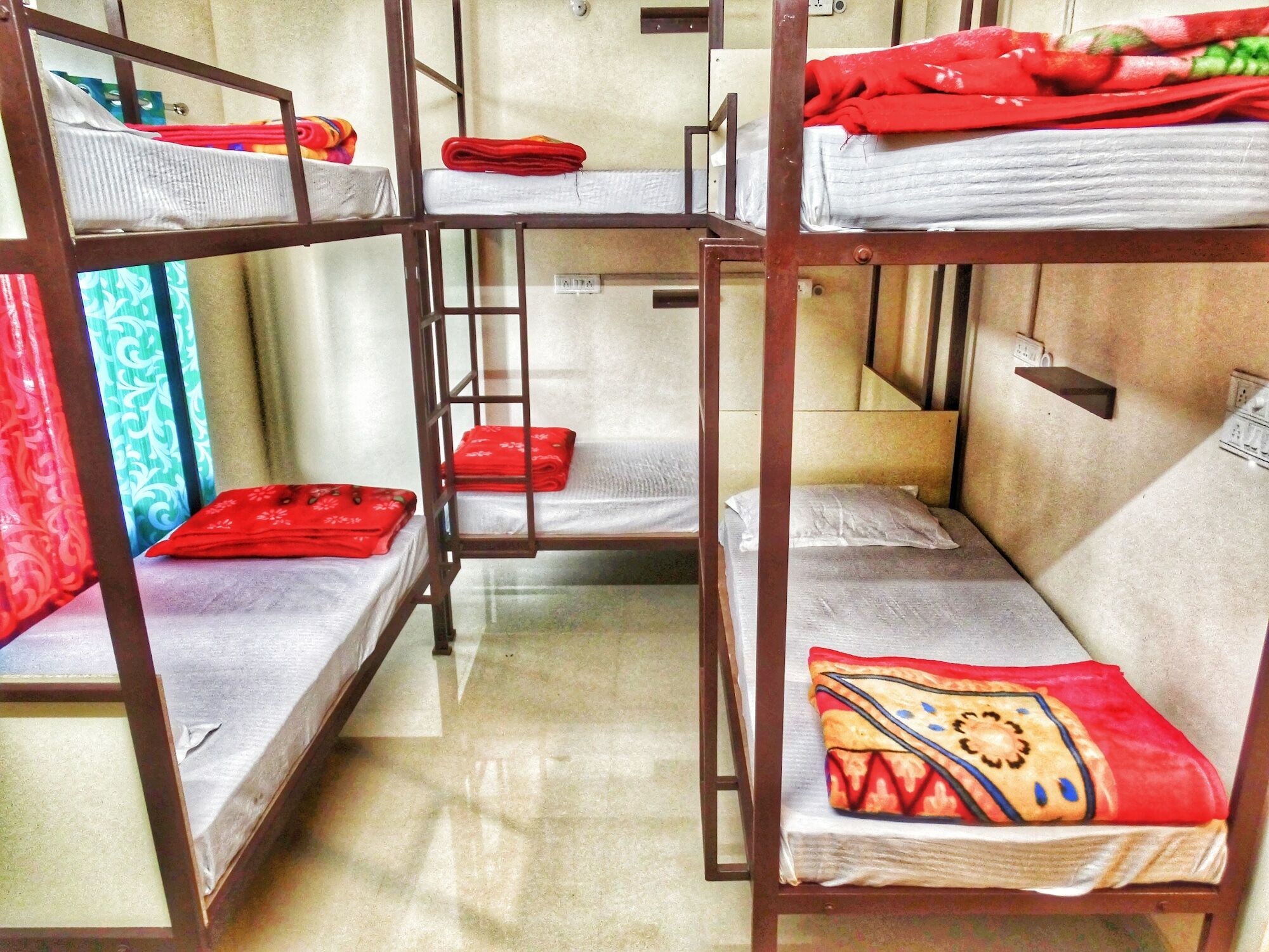 Hostel Cozy Beds Rishikesh Ngoại thất bức ảnh